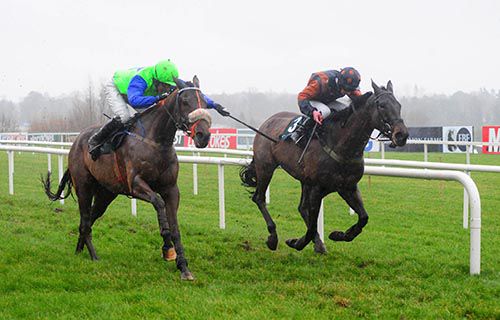 Westerners Son (left) beats Follow The Sign by a nose