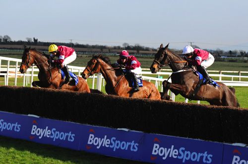 Band Of Blood and Rule The World jump the last alongside eventual winner Thunder And Roses (white cap)