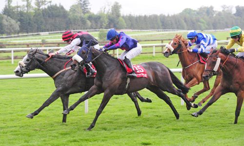 Ducky Mallon and Pat Smullen (far side) beat Sofi's Spirit 