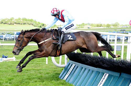 Daisy's Gift clears the last under Ruby Walsh