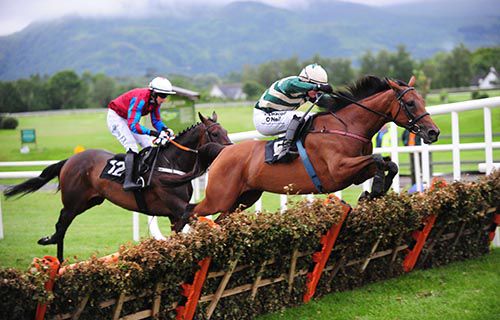 Kris Kindle (Paul Townend) leads over the last