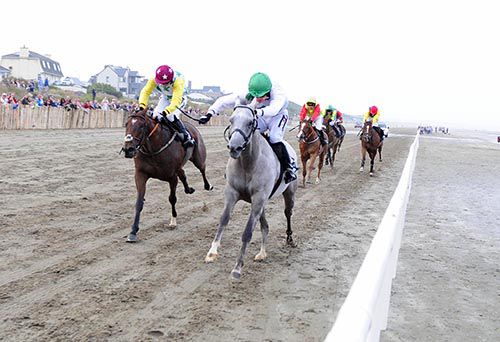 Our Max (grey, Patrick Mullins up) holds off Usa