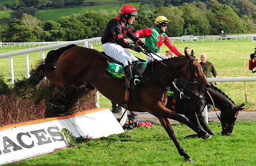 Marvellous Moment crashes out as Archie Meade and Danny Howard go on for victory