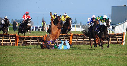 Getoutwhenyoucan and Jody McGarvey(right) win as Pivot Bridge crashes out