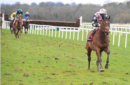 Heartbreak City and Seamie Heffernan win easily