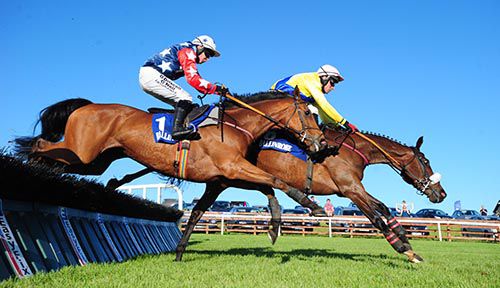 Dixie Highway (Mark Enright) nearside benefitted from Urban Vic's last flight mistake