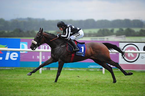 An Caisteal Nuadh comes home a comfortable winner under Nina Carberry