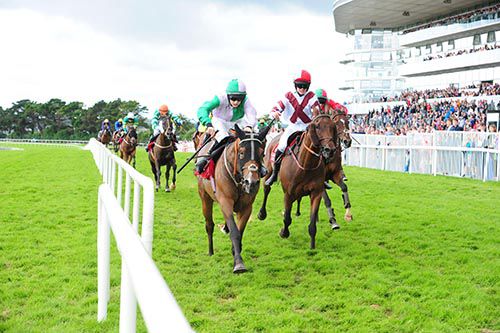 Camlann and Rachael Blackmore hold off Afatcat and Chris Timmons