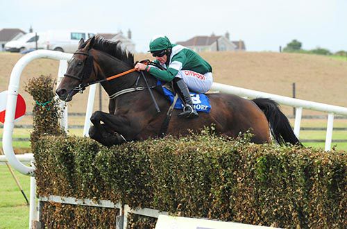 Lash It On and Davy Russell on the way to victory