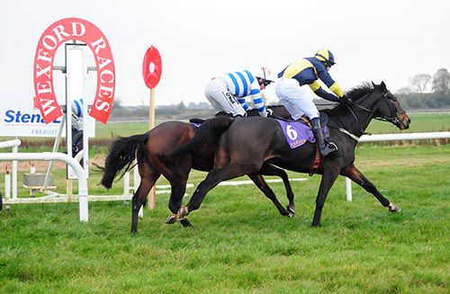 Play The Part and Archie Macauley got up to beat Gleesons Tipp and Nina Carberry