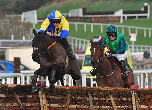 Charlie Stout leads Cadeau De Bresil 