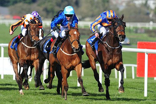 Light cap, Graham Lee wins on Czabo