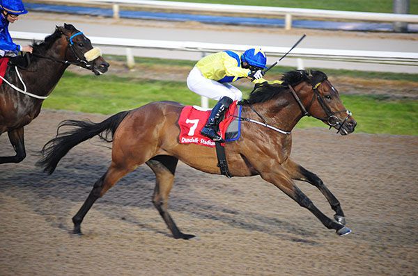 Ma Fee Heela and Shane Kelly pictured on their way to victory