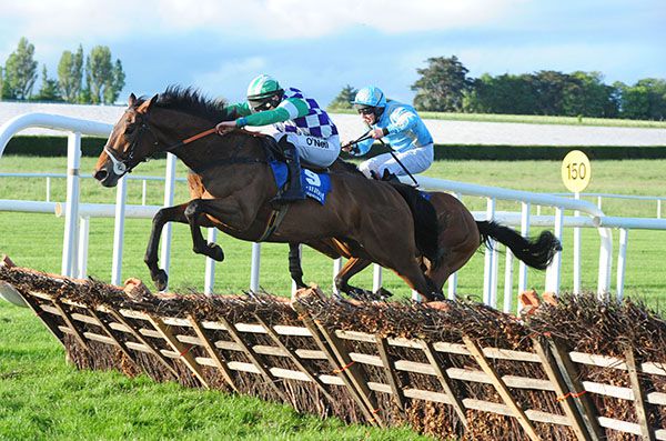 Jefferson Davis leads Zig Zag over the last