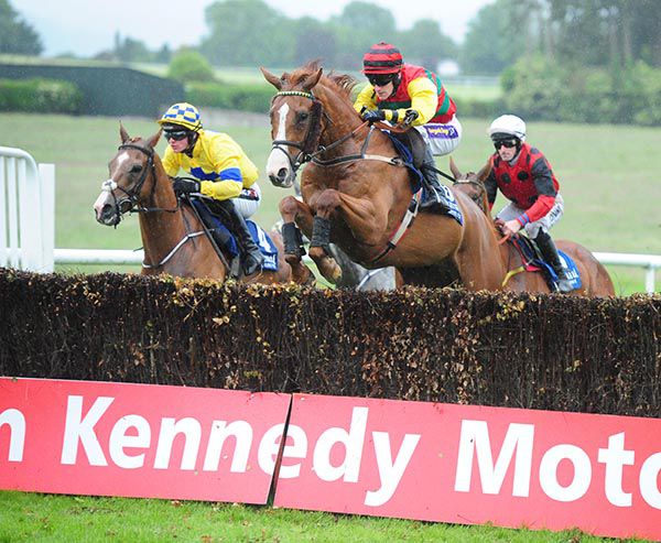 Eight Till Late and  Andrew Ring on their way to victory