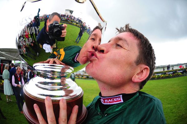Barry Geraghty won on Master Dee at Kempton