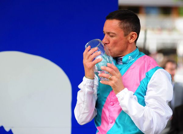 Frankie Dettori rider of Signora Cabello