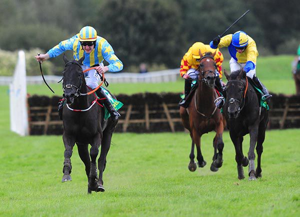 Highland Fling draws clear for Ger Fox