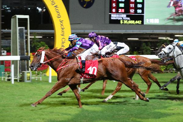 Charity Glory winning at Happy Valley