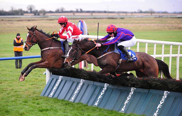Golden Jewel and Chris Timmons leads from Crack On Corrie and Chris Meehan