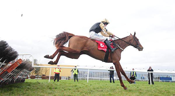 Meri Devie and David Mullins on their way to victory