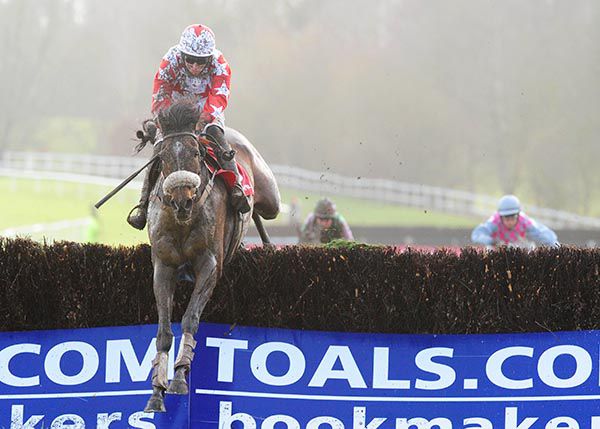 Goulane Chosen (Donie McInerney) is clear at the last