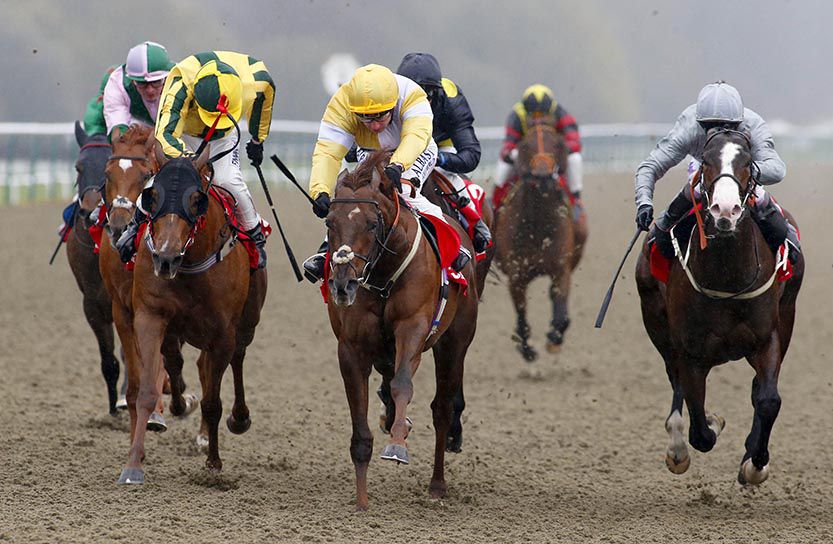 Corinthia Knight (centre) wins under Oisin Murphy
