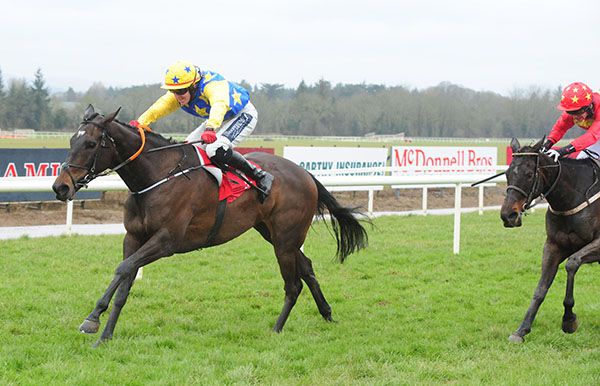 Moonlight Escape leads home Bang Bang Rosie