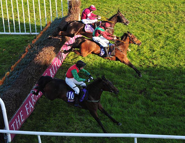 Master Appeal (centre)