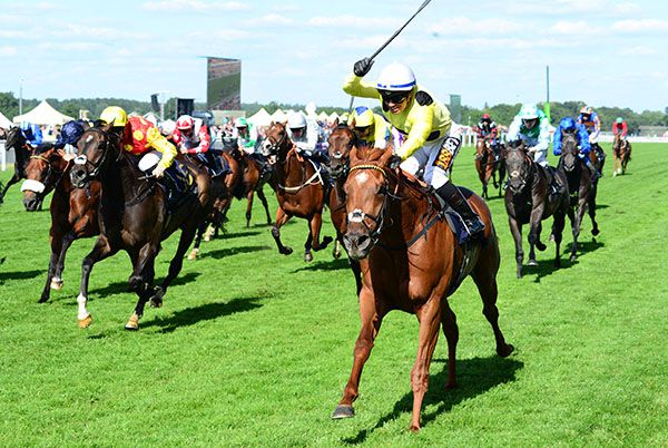 Ostilio leads them home under Silvestre de Sousa