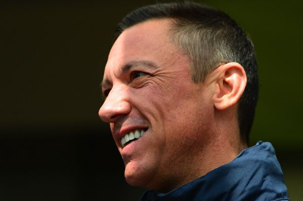 Frankie Dettori rides Advertise
