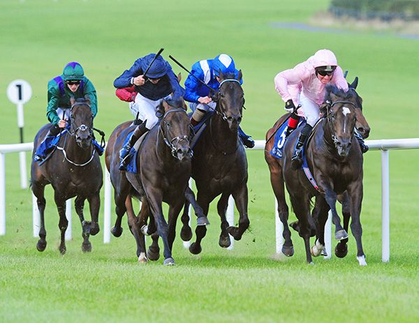 Seamie Heffernan (pink silks) wins on Isle Of Innisfree