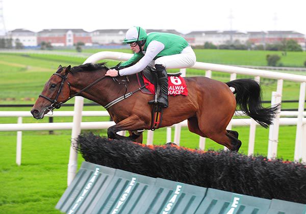 Zero Ten jumps the last under David Mullins