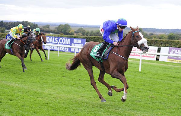 Divine Approach wins easily