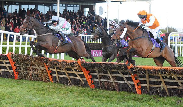 Eight And Bob (Paul Townend) leads Walkers Point and Hitchcock home