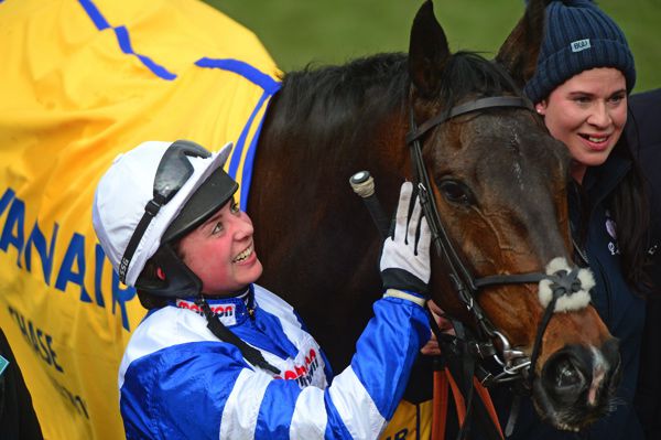 Bryony Frost with Frodon