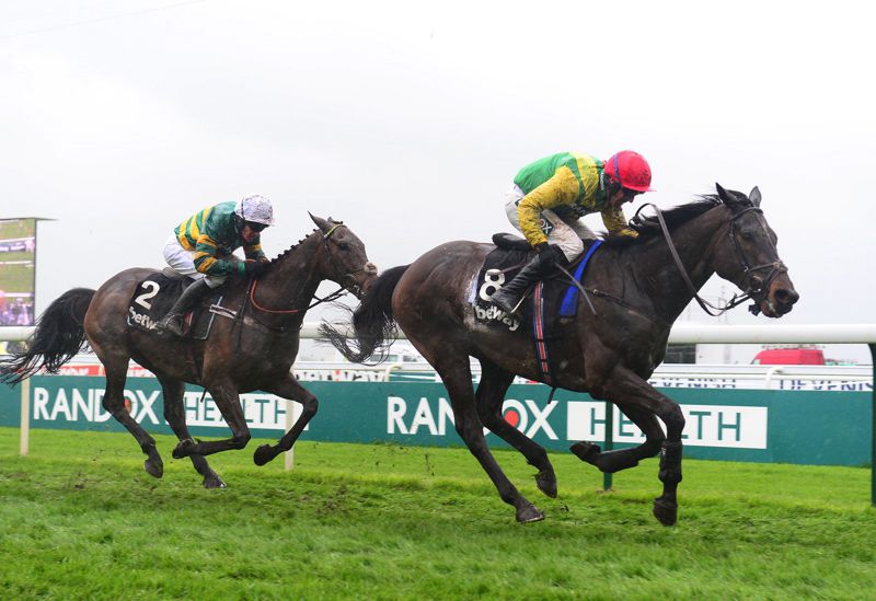 Supasundae beating Buveur D'Air at Aintree