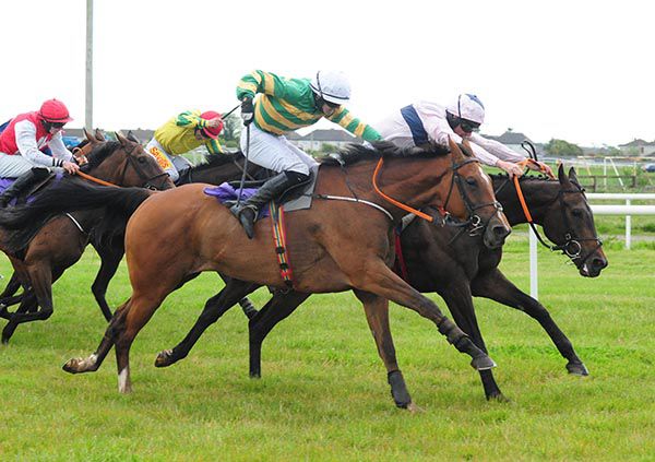 Buttons And Bows (Darragh O'Keeffe) comes to beat Song Of Namibia (Davy Russell)