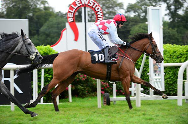            Sweettowatch and Lisa O'Neill