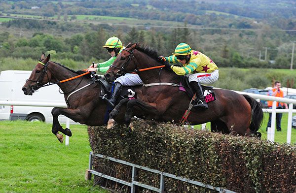 Select Opportunity (Chris Timmons, nearside) comes to beat Allduckornodinner (Jonathan Moore)