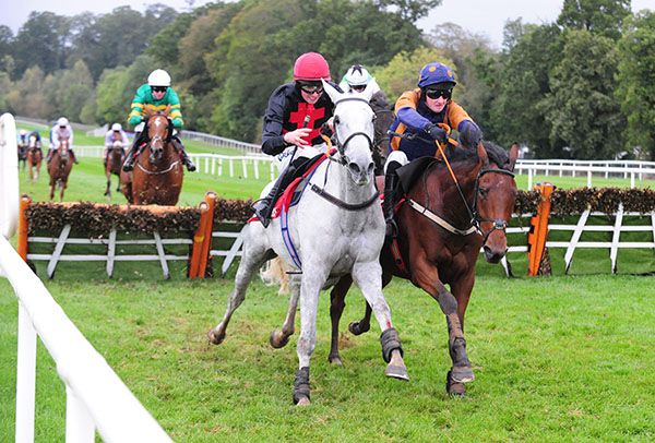 Without Limites (left) and Unexpected Depth battle it out after the last