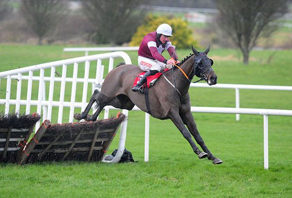 Cracking Smart clears the last under Davy Russell