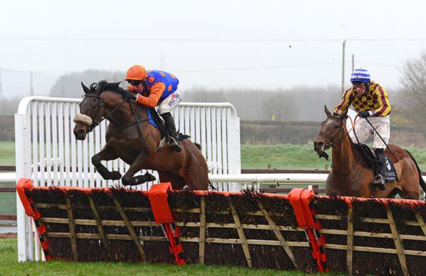 Wingin A Prayer (Robbie Power) beats Double Jemmy (David Mullins)