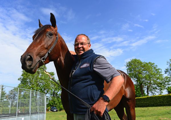 Siskin with trainer Ger Lyons