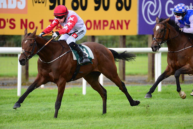 Der Mc and Leigh Roche (left) win from Misty Millie