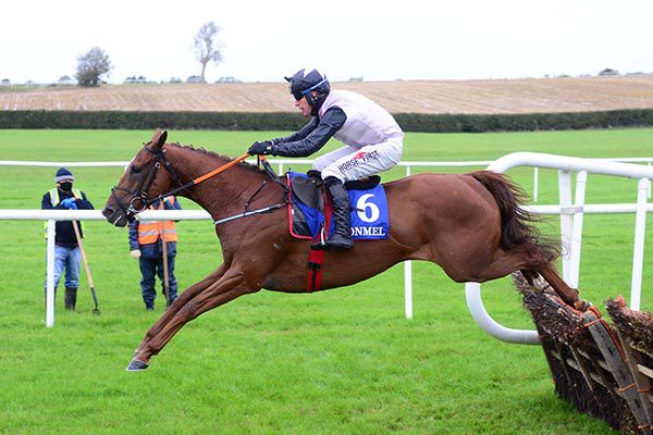     Gold Des Bois and Robbie Power jump the last 
