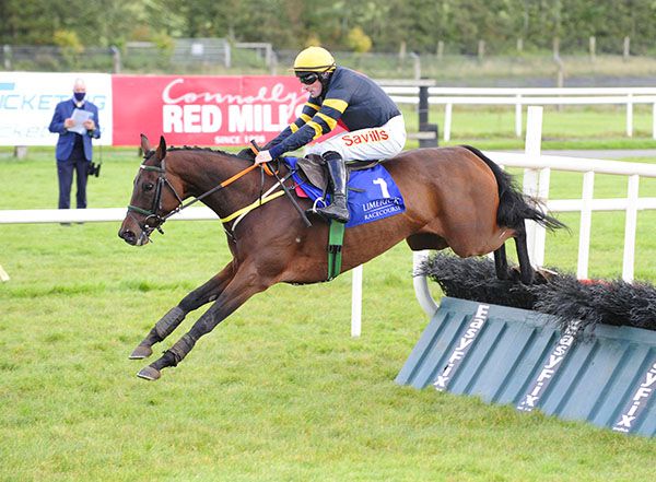 Cask Mate clears the last under Sean Flanagan
