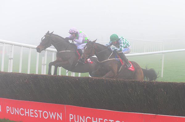 Min (Patrick Mullins, far-side) got the better of Tornado Flyer (Bryan Cooper)