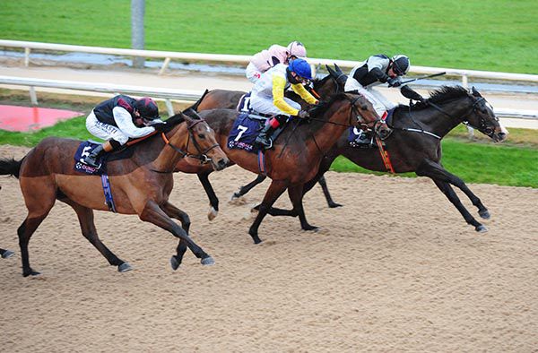 Pin Your Hopes (far side) wins for Conor Hoban