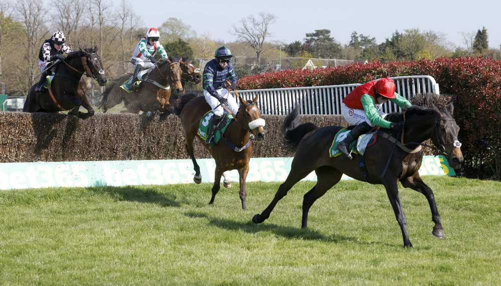 Enrilo leads after the last at Sandown